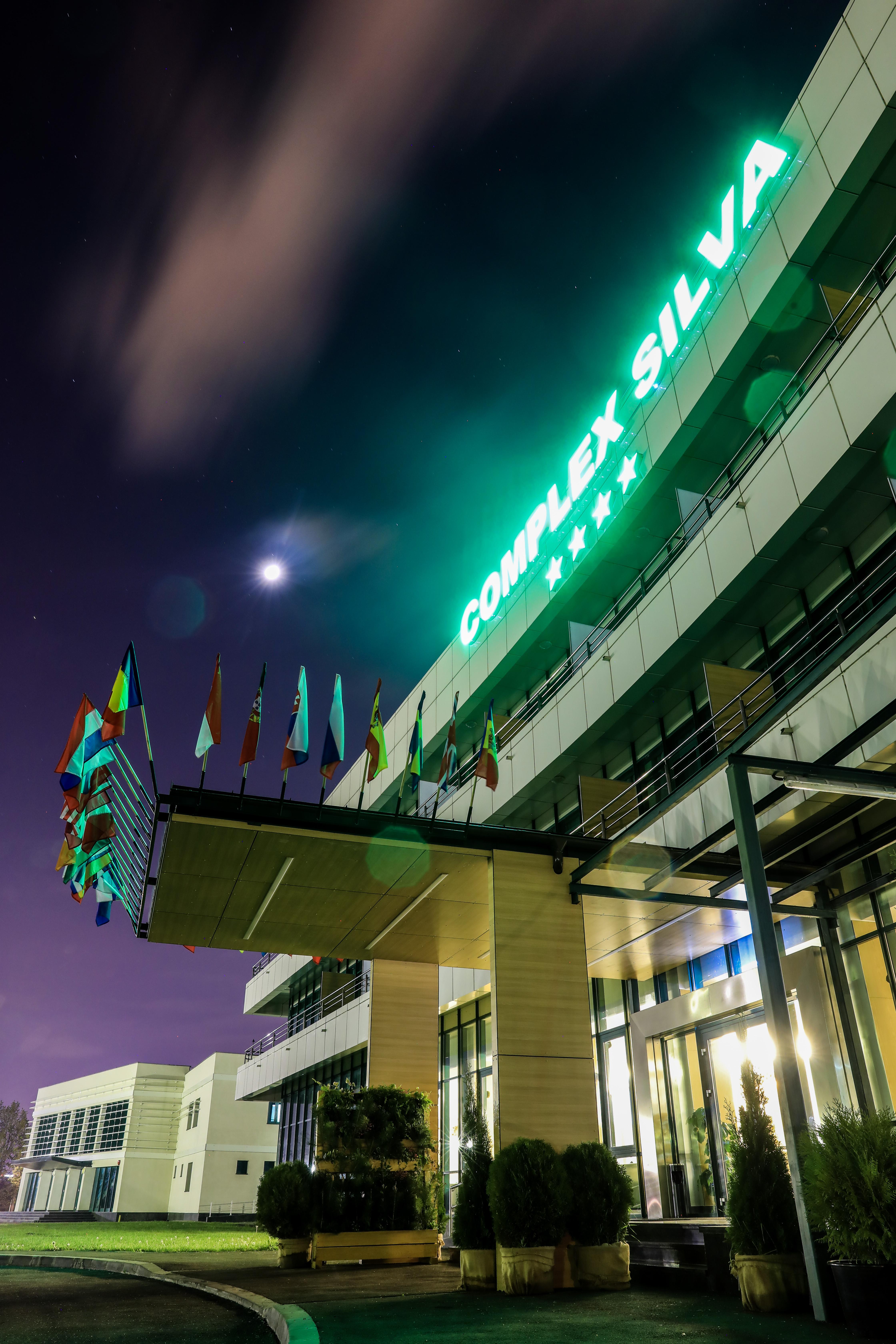 Complex Silva Hotell Bukarest Exteriör bild